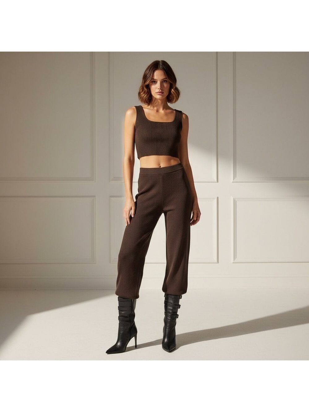 Aritzia Babaton Sculpt Knit Squareneck Cropped Tank Brown Size XL